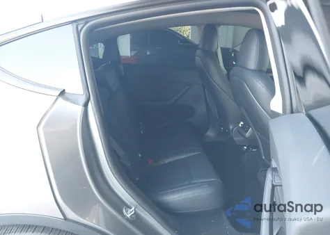 2024 Tesla Model Y Performance Dual Motor All-Wheel Drive z USA, uszkodzony, nr VIN 7SAYGDEF8RA326064